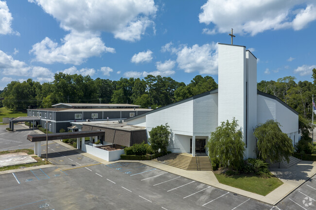 Garywood Christian School is housed in the Garywood Church in Hueytown, AL.