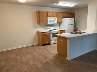 1402 S Maple St Unit 102, Marion, IN 46953