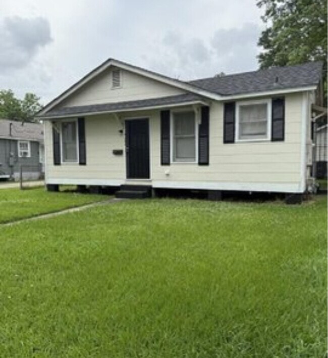4242 Gurney St, Baton Rouge, LA 70805