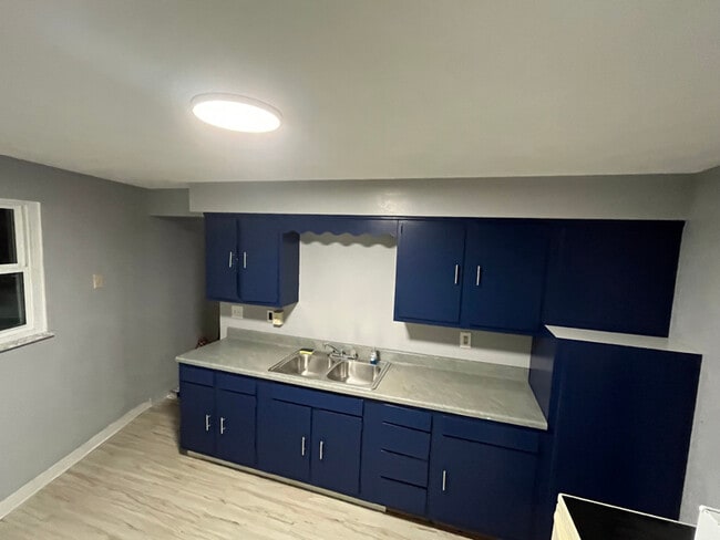 507 Pennsylvania Ave unit Upper, Irwin, PA 15642 - photo 2