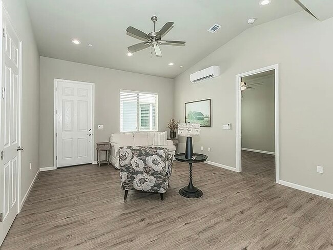 6016 E Sussex Way, Fresno, CA 93727 - photo 2