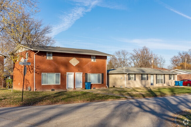 Houses in Pontoon Beach are mostly single-story ranchers or split-levels.