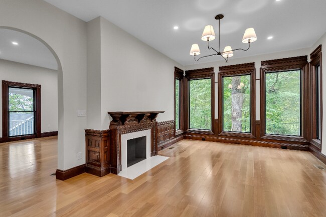 14 Summit St unit 14-F, Newton, MA 02458 - photo 5