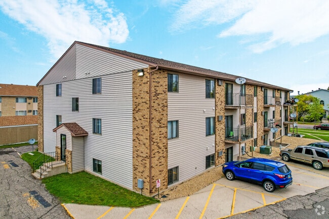 Ninth Circle Apartments, Fargo, ND 58103 - photo 2