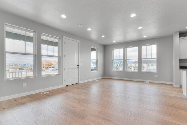 11339 S Offshore Way, South Jordan, UT 84009 - photo 7