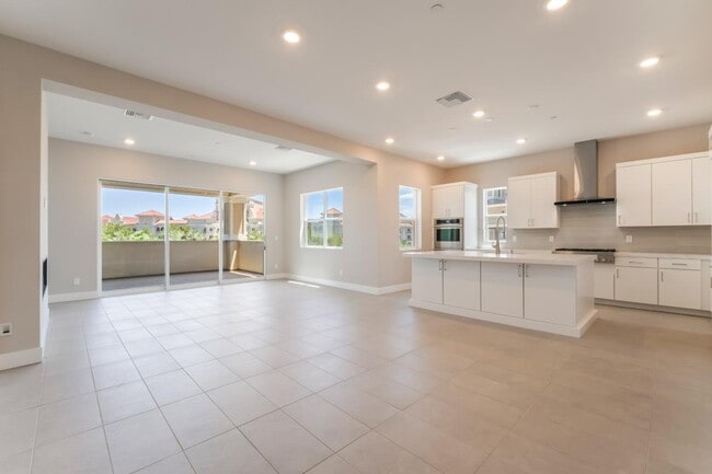 132 Los Cabos Dr unit 302, Las Vegas, NV 89144 - photo 5