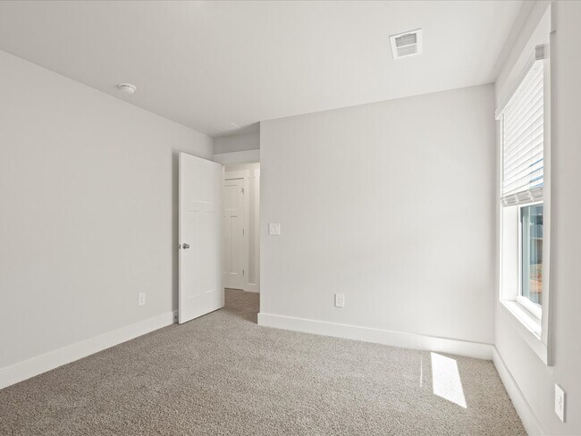 300 Roderick Ln unit 37076445, Greenville, SC 29605 - photo 7