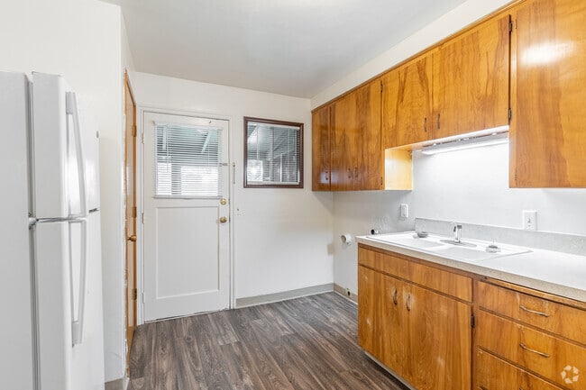 Stoneway Apartments, Salem, OR 97304 - photo 3