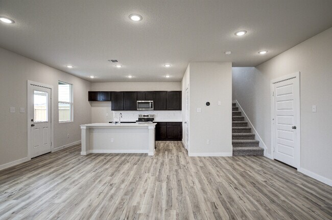 2543 Rambo Dr, San Antonio, TX 78224 - photo 4