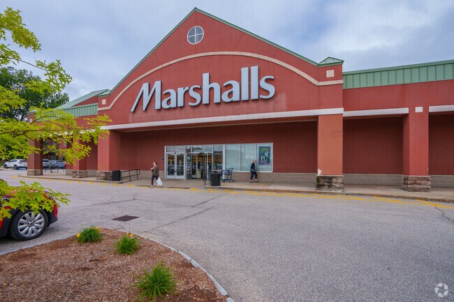 Pick out new items for your home in Pembroke from Marshalls in Concord.
