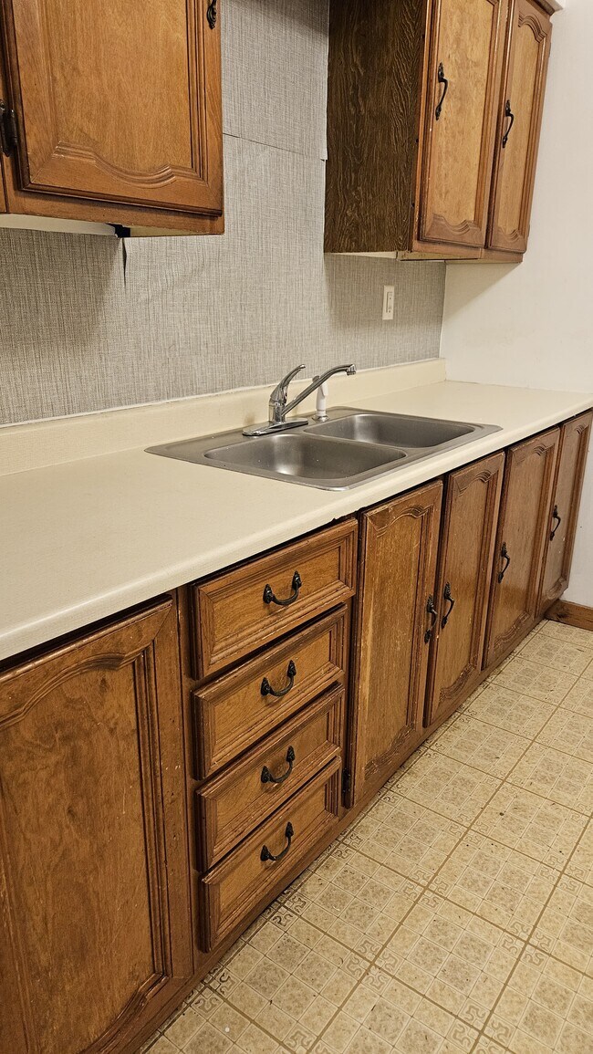 1208 Highland Ave unit 1, New Castle, PA 16105 - photo 3