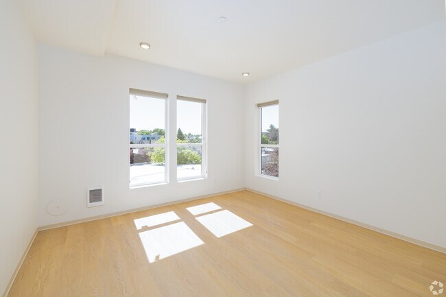 The Rocket, Seattle, WA 98103 - photo 3