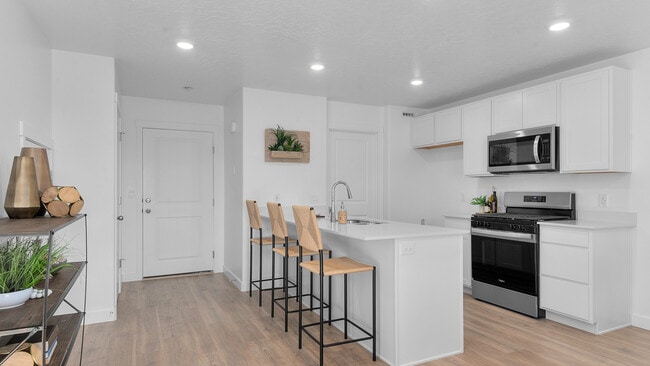 4257 N Buckstone Way unit 1369, Lehi, UT 84048 - photo 3