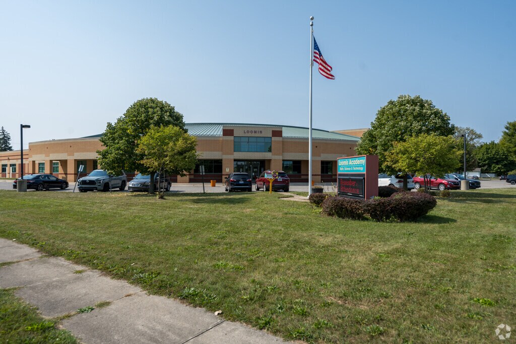 Jessie Loomis School offers a variety of programs that challenge children.