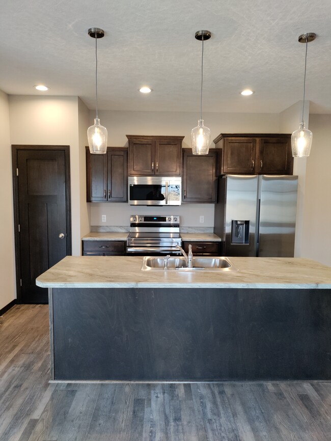 9402 W Dolores Dr, Sioux Falls, SD 57106