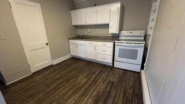 8 Prospect St unit FM, Easthampton, MA 01027 - photo 2