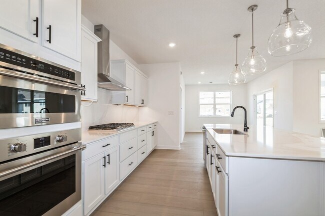 14546 111th Ave N, Osseo, MN 55369 - photo 6