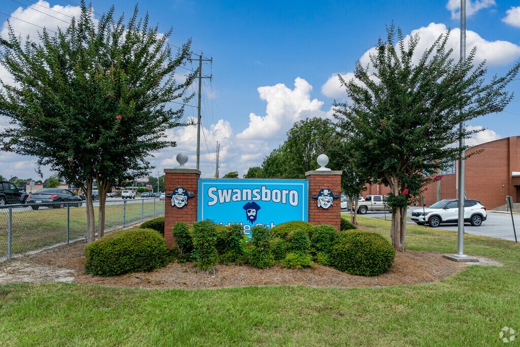 Swansboro Middle School serves almost 1000 students in the Jacksonville area.