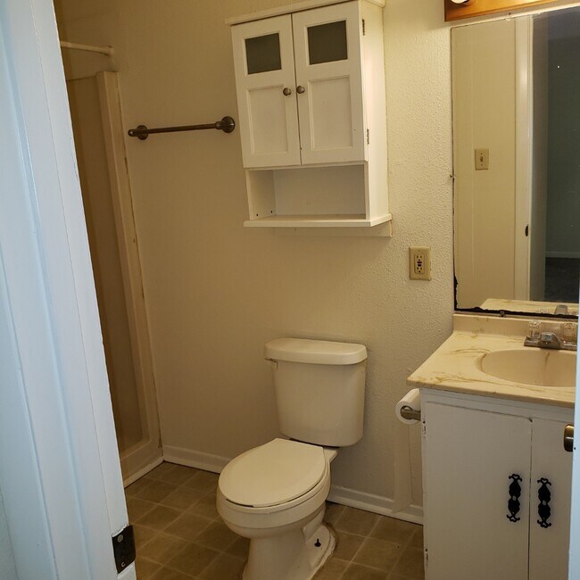 519 Ferguson St unit 5, Taylor, TX 76574 - photo 7