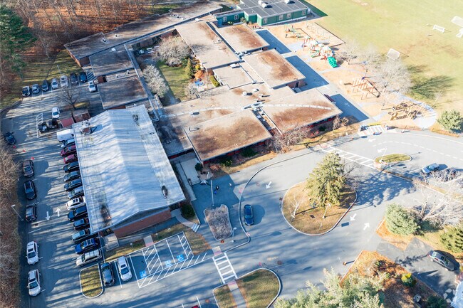 Schofield Elementary School is located in Wellesley, MA.