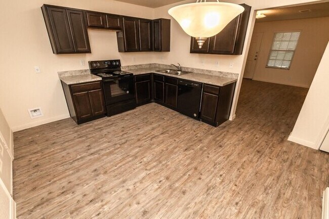 8510 Tesoro Hills, San Antonio, TX 78242 - photo 5