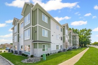 2414 N Neil St, Champaign, IL 61820