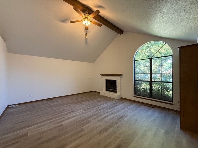 213 Brackendale Ln, Edmond, OK 73003 - photo 2