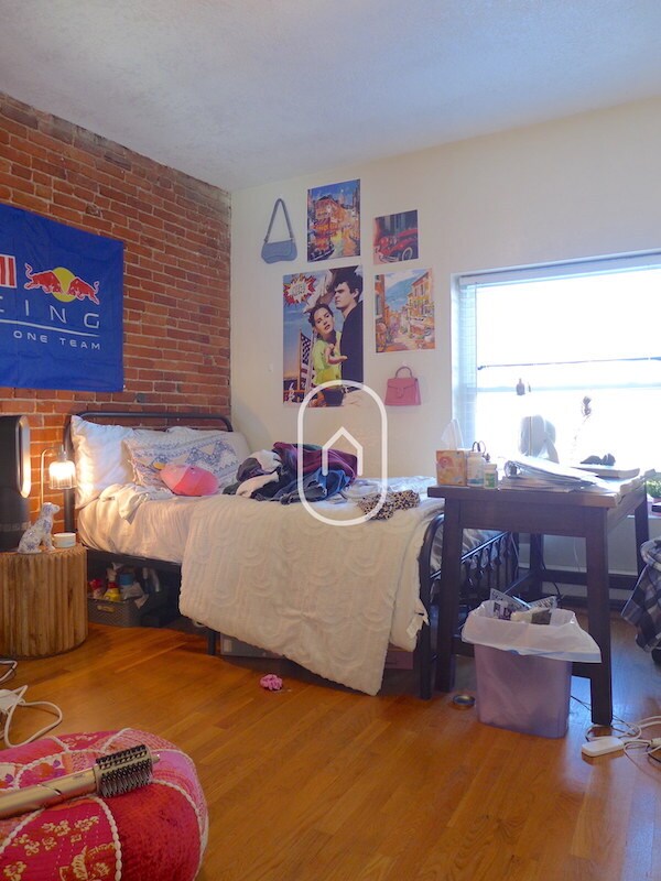 70 Hammond St, Roxbury Crossing, MA 02120 - photo 2