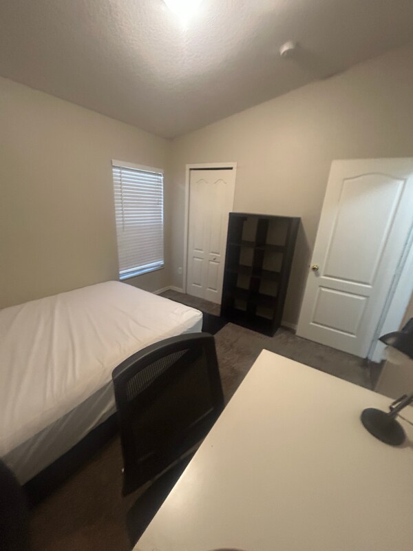 8151 Canterbury Lake Blvd, Tampa, FL 33619