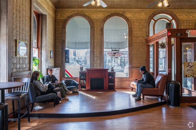 Divino Gelato Cafe serves Italian-style gelato, coffee drinks, and gourmet popcorn.