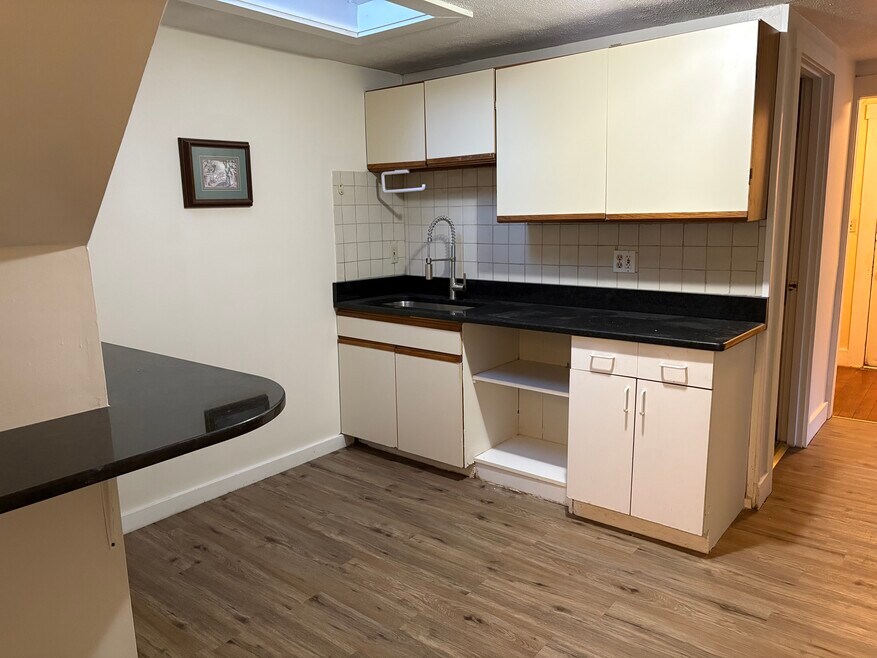 389 Salem St unit 3, Medford, MA 02155 - photo 1