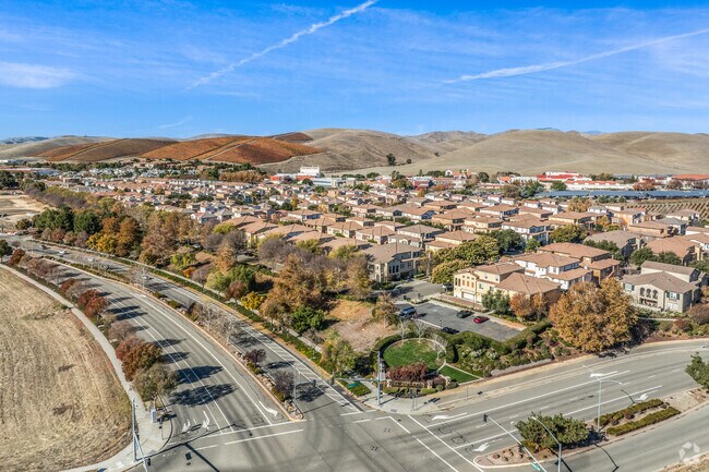 Townhomes in Las Positas offer a perfect blend of convenience and comfort.