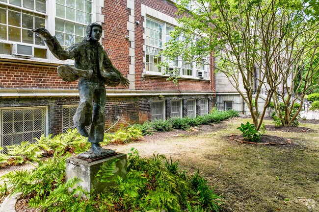 Artwork on the campus of Bellevue Elementary School.