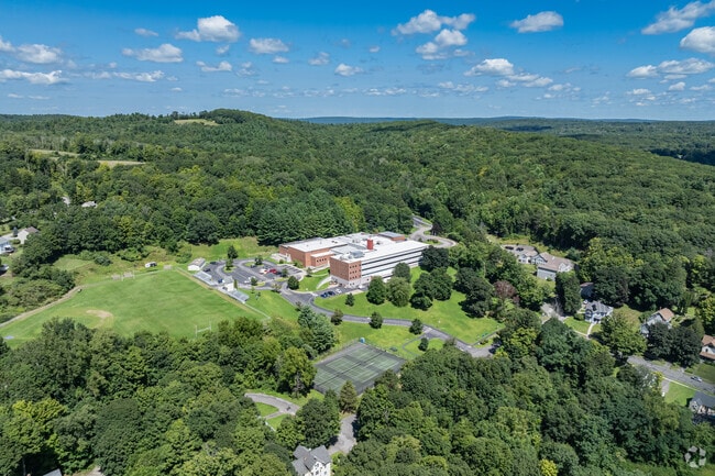 The Gilbert School receives an A- rating from Niche.