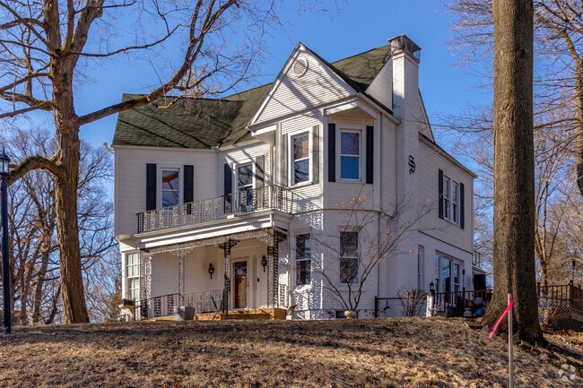 High-end homes can be found closer to the Downtown Streator area.