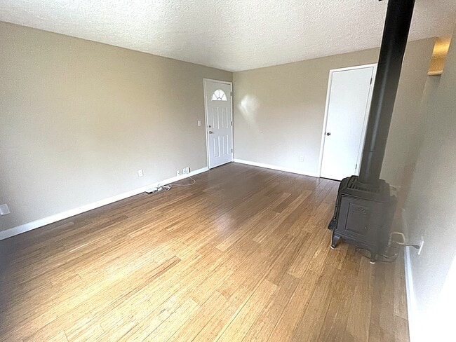 9473 N Saint Louis Ave unit 9473 N St. Louis, Portland, OR 97203 - photo 2
