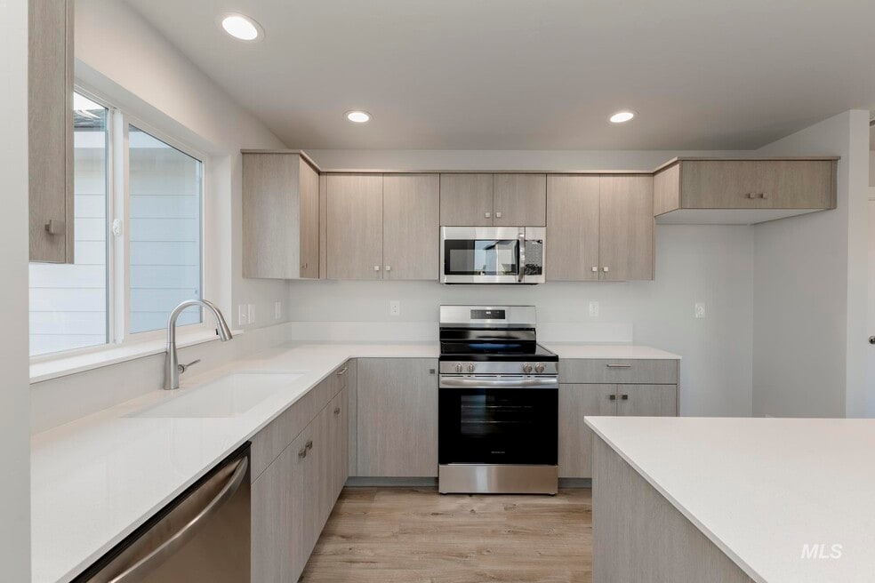 16727 Carlin Ave, Caldwell, ID 83607 - photo 1