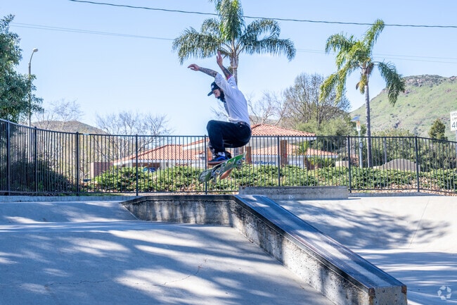 There are a few skate parks around Thousand Oaks for locals to enjoy.