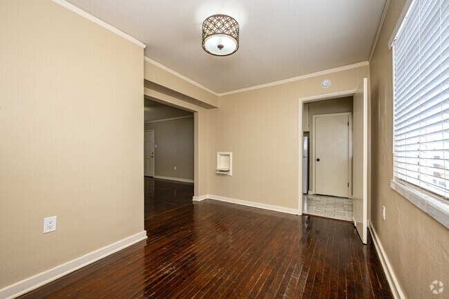 2BR, 1BA - 1,000SF - Dining Room
