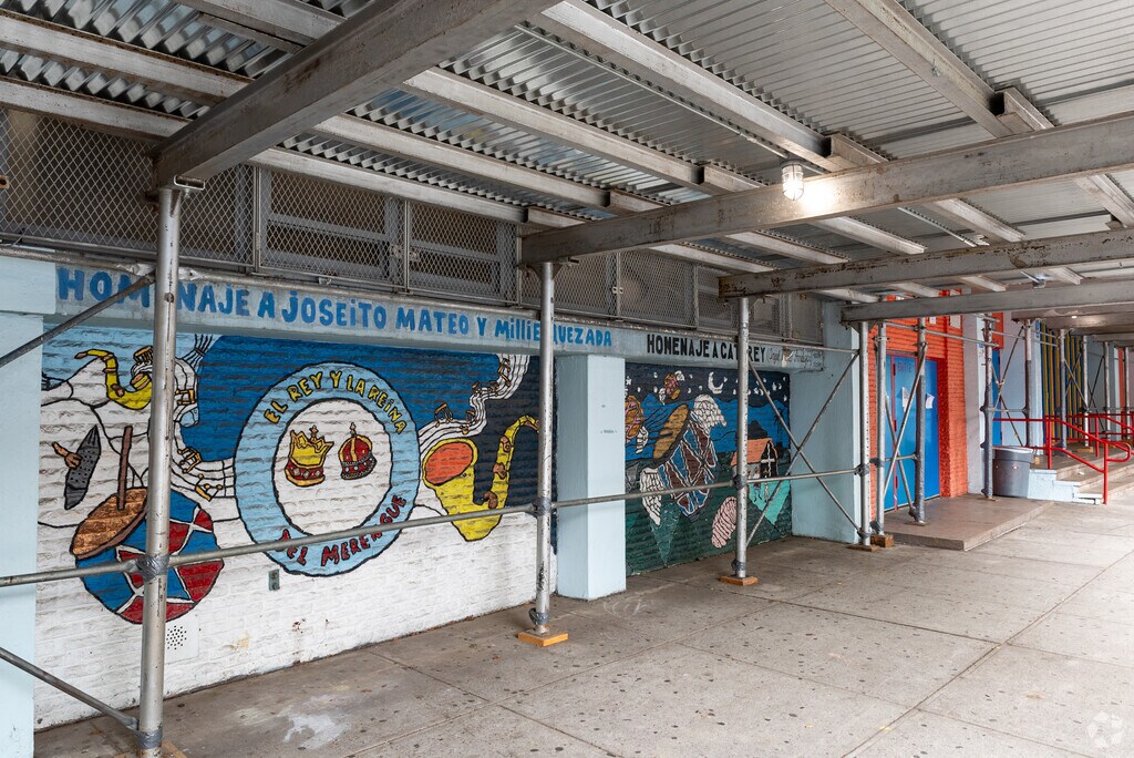 Jhs 143 Eleanor Roosevelt