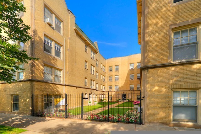 1606 W Sunnyside Ave unit 4500-1N, Chicago, IL 60640 - photo 2