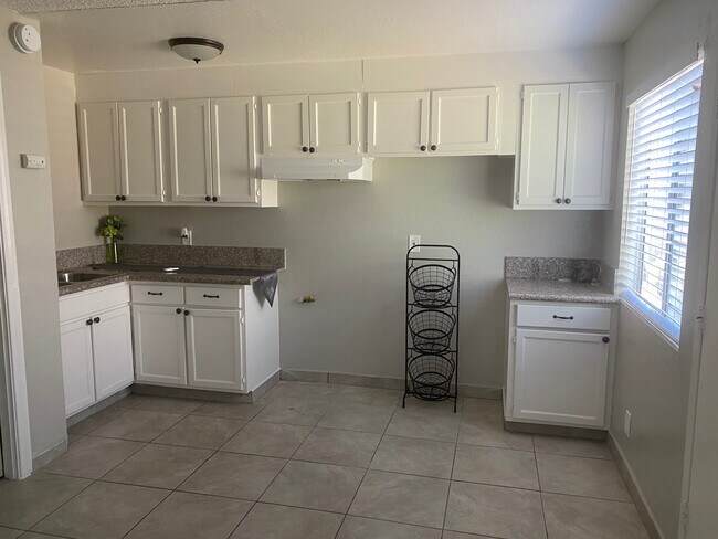 Studio Village Apartments, Van Nuys, CA 91406 - photo 7