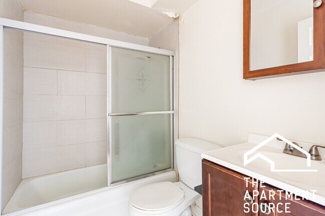 6011 N Winthrop Ave unit 401, Chicago, IL 60660 - photo 4