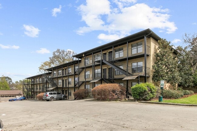 South Hill (Highland Park), Birmingham, AL 35205 - photo 2