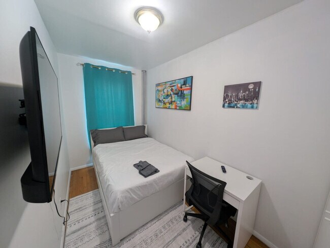 320 E 96th St unit ID1032038P, New York, NY 10128 - photo 4