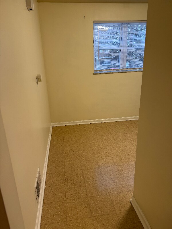 1064 Anderson Ferry Rd unit 2, Cincinnati, OH 45238 - photo 3