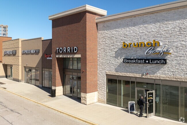 Kildeer has a plethora of restaurants and retail shops to choose from.
