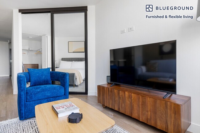 2625 N Clark St unit FL10-ID1361, Chicago, IL 60614 - photo 3