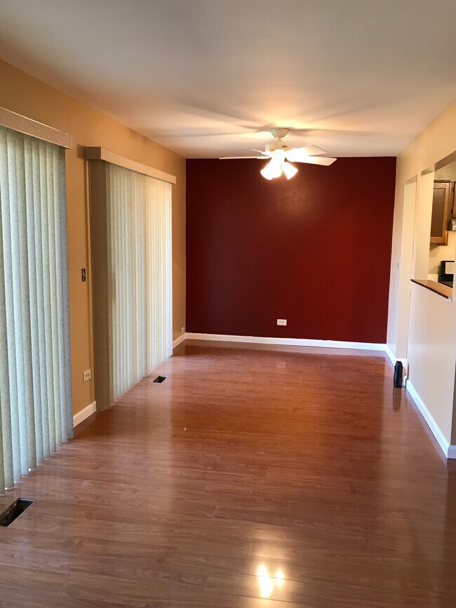 7010 Newport Dr, Woodridge, IL 60517 - photo 7