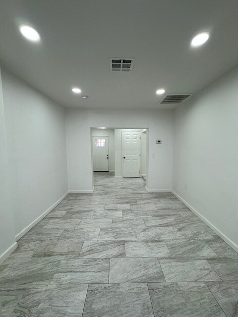 1017 E West Cir Dr, Tucson, AZ 85719 - photo 7